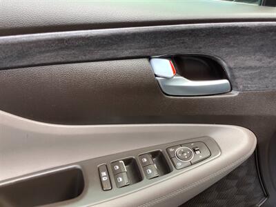 2019 Hyundai SANTA FE SE 2.4L   - Photo 12 - Crest Hill, IL 60403