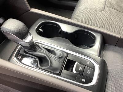 2019 Hyundai SANTA FE SE 2.4L   - Photo 15 - Crest Hill, IL 60403