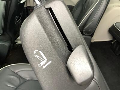 2021 Chrysler Pacifica Hybrid Limited   - Photo 29 - Crest Hill, IL 60403