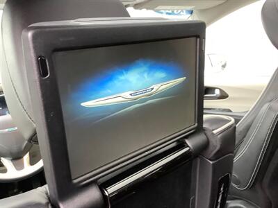 2021 Chrysler Pacifica Hybrid Limited   - Photo 54 - Crest Hill, IL 60403