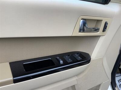 2010 Ford Escape Limited   - Photo 13 - Crest Hill, IL 60403