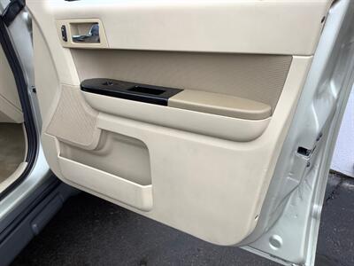 2010 Ford Escape Limited   - Photo 25 - Crest Hill, IL 60403