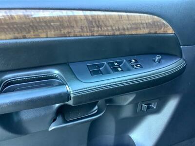 2010 Nissan Armada Titanium - Photo 12 - Crest Hill, IL 60403