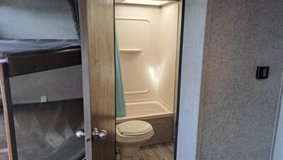 2018 FOREST RIVER CHEROKEE PATRIOT EDITION 264DBH   - Photo 13 - Pine River, MN 56474