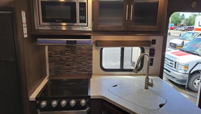 2018 FOREST RIVER CHEROKEE PATRIOT EDITION 264DBH   - Photo 7 - Pine River, MN 56474