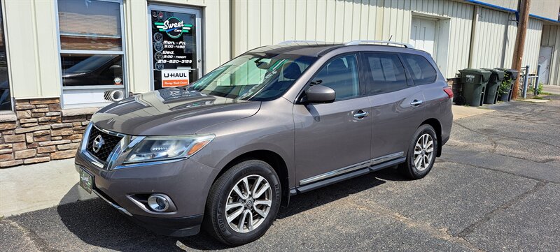 2014 Nissan Pathfinder SL  