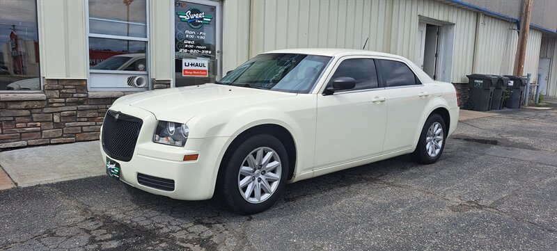 2008 Chrysler 300 Series LX  