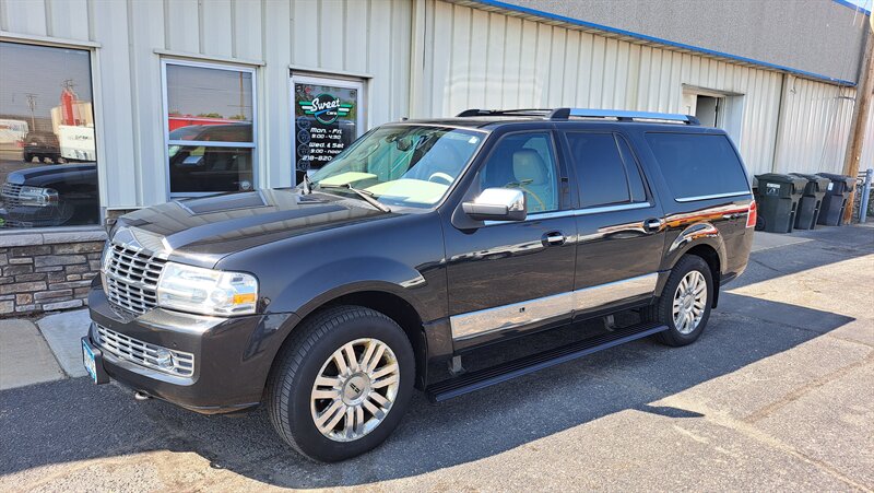 2011 Lincoln Navigator L  