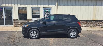 2017 Chevrolet Trax LS   - Photo 2 - Pine River, MN 56474