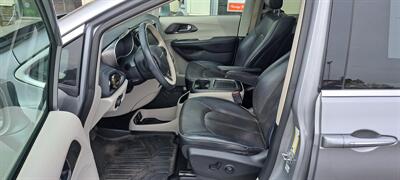 2018 Chrysler Pacifica LIMITED   - Photo 5 - Pine River, MN 56474