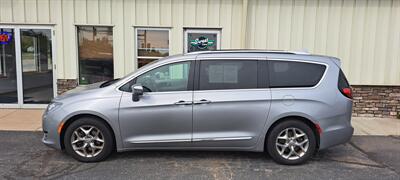 2018 Chrysler Pacifica LIMITED   - Photo 2 - Pine River, MN 56474
