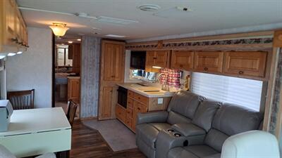 2001 MONOCO DIESEL PUSHER   - Photo 3 - Pine River, MN 56474