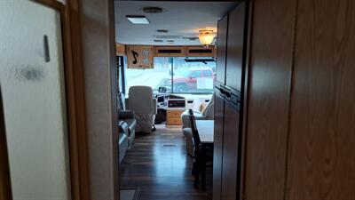 2001 MONOCO DIESEL PUSHER   - Photo 11 - Pine River, MN 56474