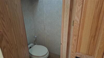 2001 MONOCO DIESEL PUSHER   - Photo 7 - Pine River, MN 56474