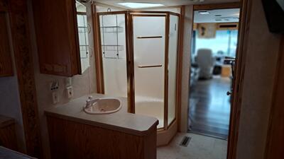 2001 MONOCO DIESEL PUSHER   - Photo 8 - Pine River, MN 56474