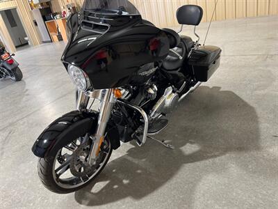 2017 Harley-Davidson Street Glide   - Photo 7 - Amarillo, TX 79118
