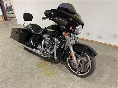 2017 Harley-Davidson Street Glide   - Photo 9 - Amarillo, TX 79118