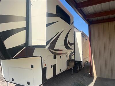 2018 REDWOOD M-3401 RL 5TH Wheel   - Photo 6 - Amarillo, TX 79118