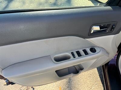 2012 Ford Fusion SE   - Photo 8 - Charlotte, NC 28227