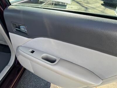 2012 Ford Fusion SE   - Photo 12 - Charlotte, NC 28227