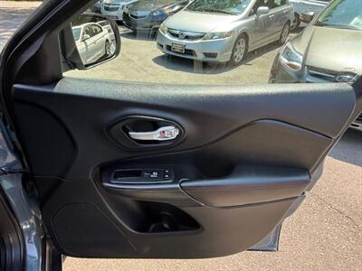 2015 Jeep Cherokee Trailhawk   - Photo 11 - Charlotte, NC 28227