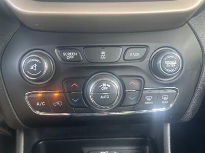 2018 Jeep Cherokee Limited   - Photo 18 - Charlotte, NC 28227