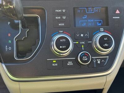 2017 Toyota Sienna XLE Premium 8-Passen   - Photo 17 - Charlotte, NC 28227