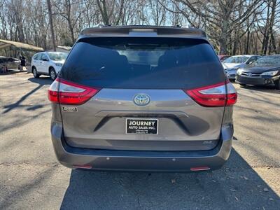 2017 Toyota Sienna XLE Premium 8-Passen   - Photo 3 - Charlotte, NC 28227