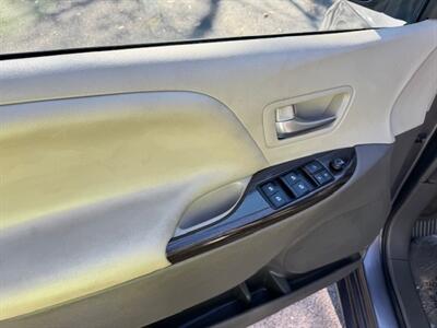 2017 Toyota Sienna XLE Premium 8-Passen   - Photo 7 - Charlotte, NC 28227