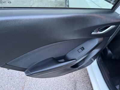 2015 Mazda Mazda3 i Sport   - Photo 9 - Charlotte, NC 28227