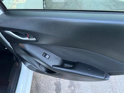 2015 Mazda Mazda3 i Sport   - Photo 11 - Charlotte, NC 28227
