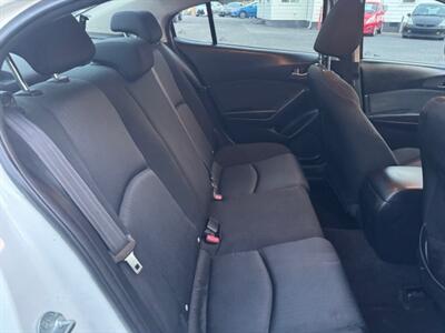 2015 Mazda Mazda3 i Sport   - Photo 12 - Charlotte, NC 28227