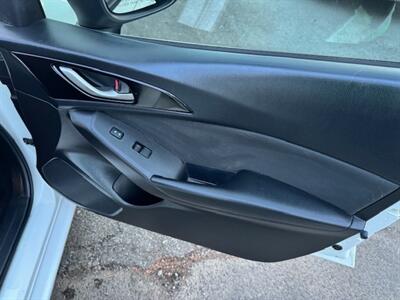 2015 Mazda Mazda3 i Sport   - Photo 13 - Charlotte, NC 28227