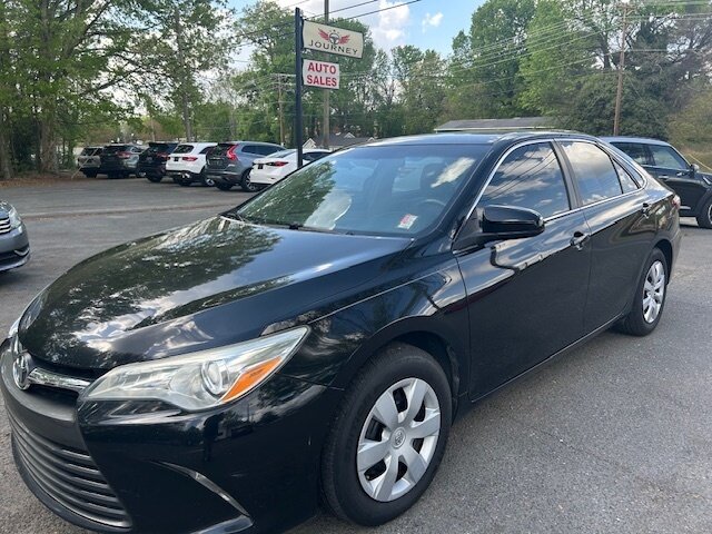 2015 Toyota Camry LE   - Photo 1 - Charlotte, NC 28227