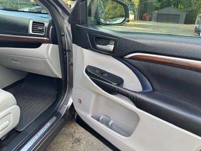 2015 Toyota Highlander Limited   - Photo 12 - Charlotte, NC 28227