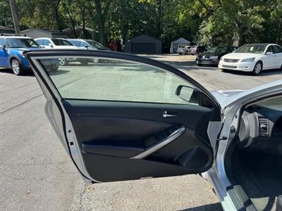 2008 Nissan Altima 3.5 SE   - Photo 8 - Charlotte, NC 28227