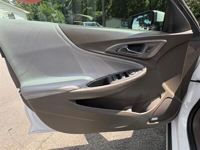 2018 Chevrolet Malibu LT   - Photo 9 - Charlotte, NC 28227