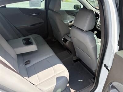 2018 Chevrolet Malibu LT   - Photo 13 - Charlotte, NC 28227