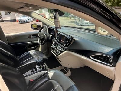 2020 Chrysler Voyager LXi   - Photo 12 - Charlotte, NC 28227