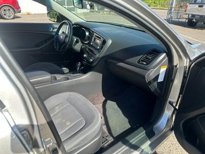 2012 Kia Optima LX - Photo 11 - Portland, OR 97211