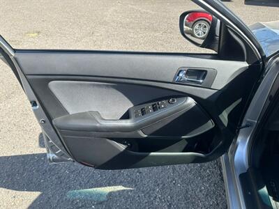 2012 Kia Optima LX - Photo 9 - Portland, OR 97211