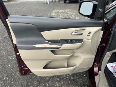 2012 Honda Odyssey Touring   - Photo 8 - Portland, OR 97211