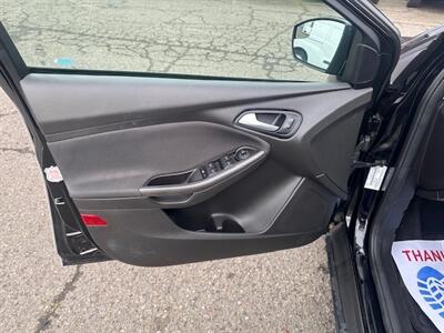 2016 Ford Focus SE - Photo 10 - Portland, OR 97211