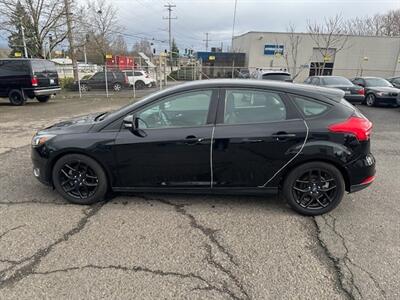 2016 Ford Focus SE - Photo 2 - Portland, OR 97211
