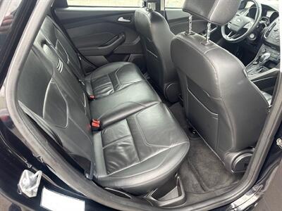 2016 Ford Focus SE - Photo 14 - Portland, OR 97211