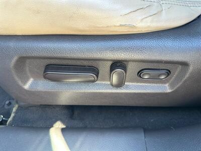 2012 Hyundai SANTA FE Limited - Photo 18 - Portland, OR 97211