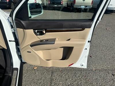 2012 Hyundai SANTA FE Limited - Photo 13 - Portland, OR 97211