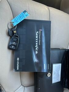 2012 Hyundai SANTA FE Limited - Photo 24 - Portland, OR 97211