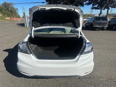 2013 Honda Civic Hybrid   - Photo 21 - Portland, OR 97211