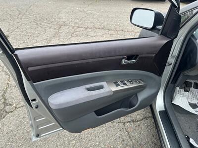 2005 Toyota Prius   - Photo 10 - Portland, OR 97211